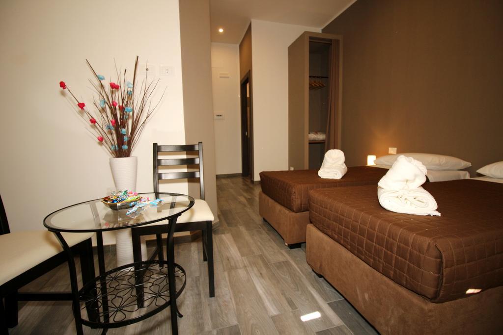 רומא Mi.Ro Rooms מראה חיצוני תמונה